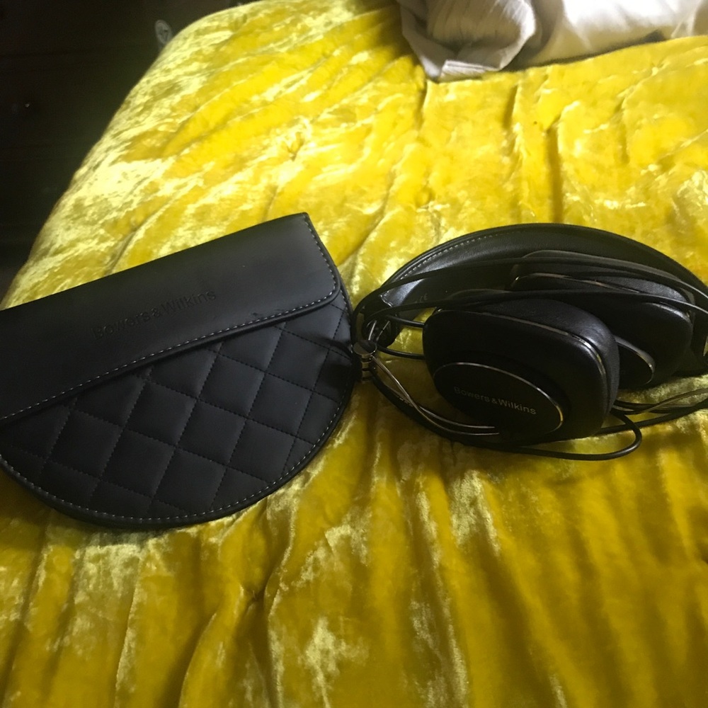 Bowers & Wilkins P7 Wired Headphones